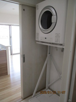 【設備】 | コンフォート那覇松川 | ガス乾燥機・室内洗濯機置き場