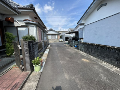 【前面道路含む現地写真】 | 都城市上川東一丁目　440万円