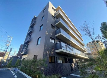 【外観】 | SYMPHONY PARK | 鉄筋コンクリート造のがっちりとした建物。