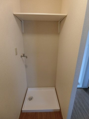 【展望】 | エーデルハイムC | ※参考写真※バスルーム横にある室内洗濯機置き場です♪室内に置けるので洗濯機が傷みにくい☆