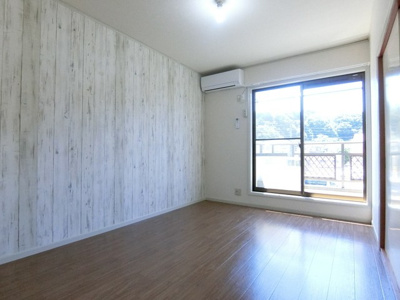 【洋室】 | エーデルハイムC | ※参考写真※南向き洋室6帖☆バルコニーに繋がるお部屋です！エアコン付きで1年中快適に過ごせますね☆