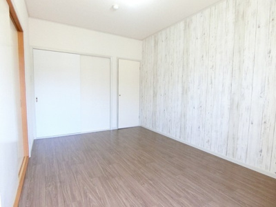 【寝室】 | エーデルハイムC | ※参考写真※南向き洋室6帖☆収納スペースがあります！お荷物の多い方もお部屋が片付いて快適に過ごせますね♪