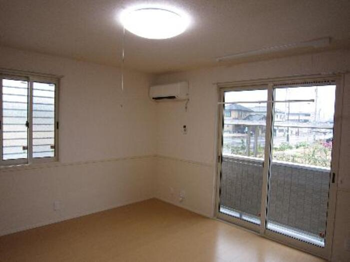 グラッサ新広の居間・リビング