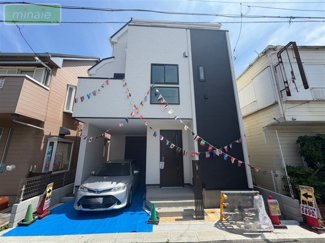 【外観】 | 食洗機　床暖房　電動シャッター付き　船橋市海神　1棟現場 | 販売現地
スタイリッシュな外観です♪