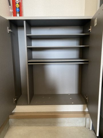 ルミエールＢの玄関|※同じタイプの間取です。実際の色や建具は異なります。