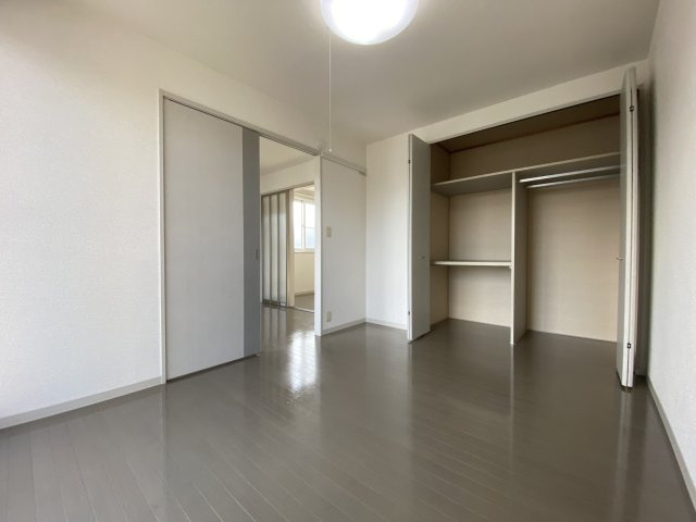 ルミエールＢの洋室|※同じタイプの間取です。実際の色や建具は異なります。
