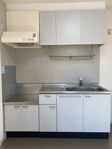 ルミエールＢのキッチン|※同じタイプの間取です。実際の色や建具は異なります。