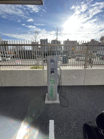 クラース二葉の里テラスの設備|電気自動車充電用駐車区画（1区画）があります。次世代にも対応されたマンションです。