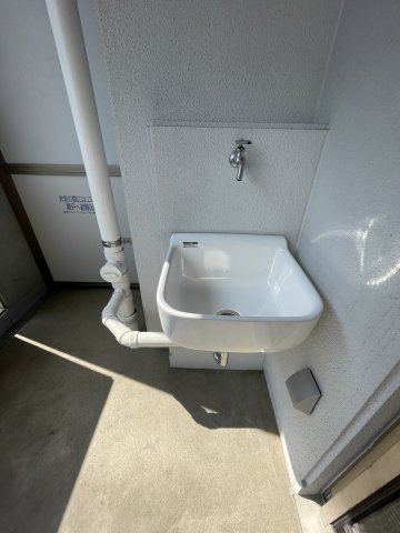 クラース二葉の里テラスの設備|汚れた衣類、ペット、アウトドア用品等を効率的に洗える多目的シンクが完備されています。