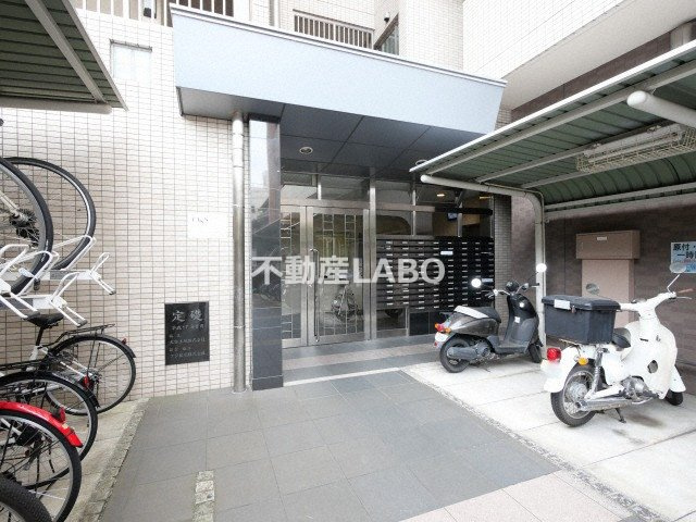 リバーサイド金岡 五番館のエントランス