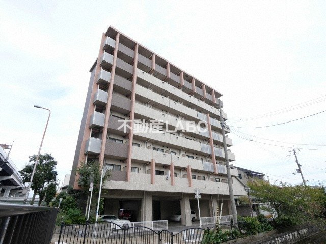 リバーサイド金岡 五番館の外観