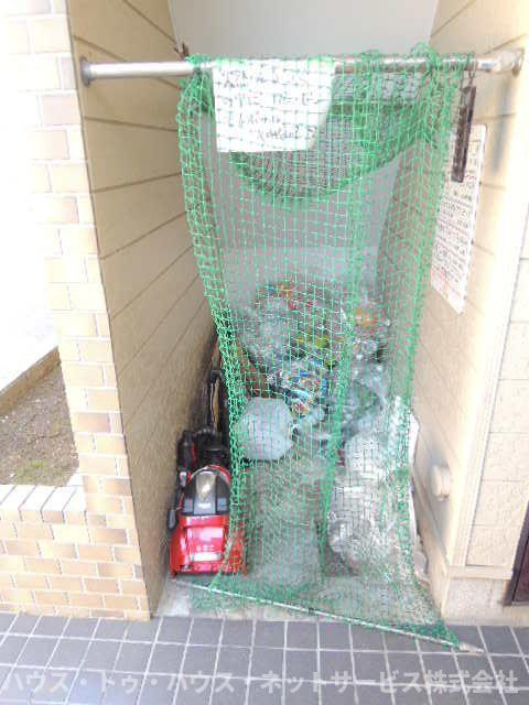 ゼフィランサス五香のエントランス