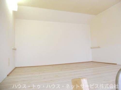 ゼフィランサス五香の洋室