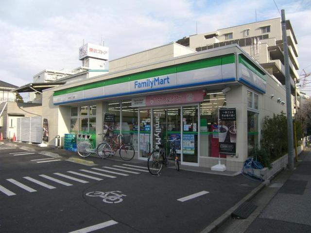 ファミリーマート小豆沢２丁目店