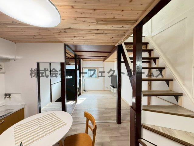 香里南之町戸建　賃貸の居間・リビング|使いやすい居間です