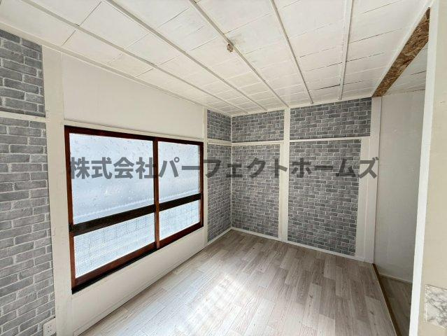 香里南之町戸建　賃貸の洋室|明るい洋室です