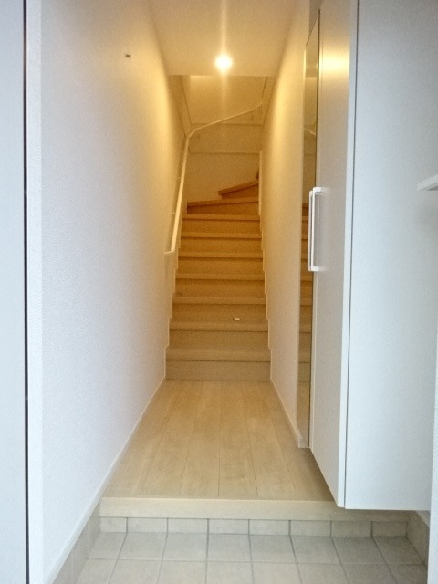 コリーナ　デュオの玄関