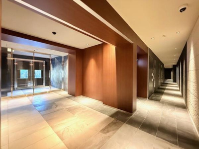 【エントランス】 | エレミ本蓮沼 | 建物の内部です