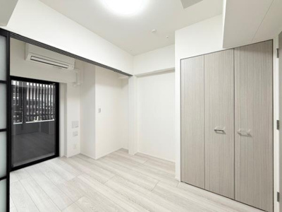 【居間・リビング】 | エレミ本蓮沼 | こちらの居間で趣味の時間をお楽しみください