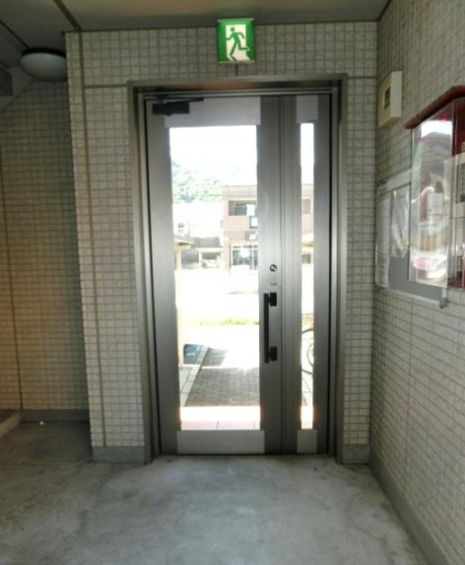 グレイスコートⅡのエントランス