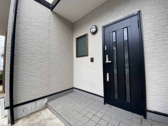 本山中町レンタルハウスのエントランス