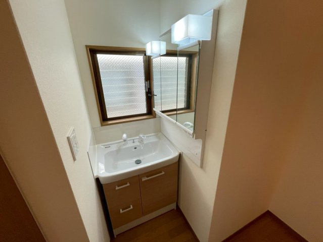 本山中町レンタルハウスの洗面所