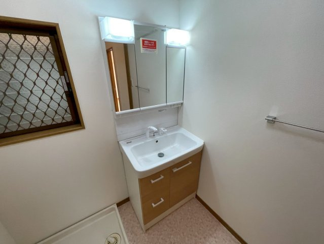 本山中町レンタルハウスの洗面所