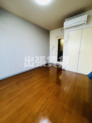 仲介手数料0円！Ｅ－ＳＴＯＲＹ黒川の居間・リビング