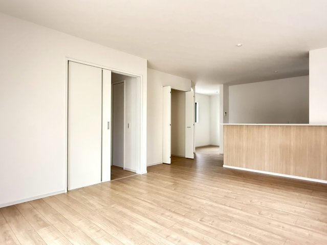 川越市山田1期 　新築一戸建て　2号棟の居間・リビング|居間です