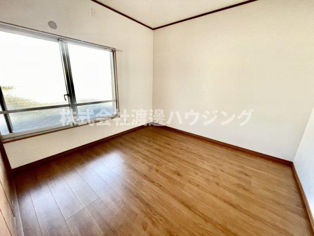 豊南町南6丁目貸家の洋室