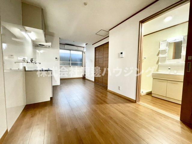 豊南町南6丁目貸家の居間・リビング