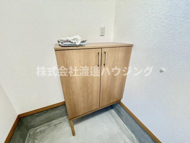 豊南町南6丁目貸家の玄関