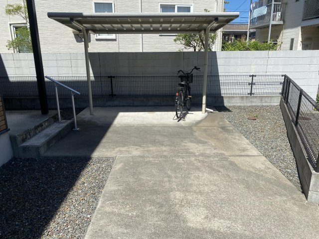 メゾンド近藤の駐輪場