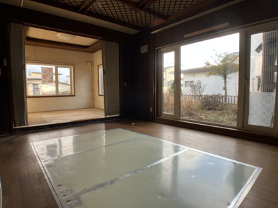 【居間・リビング】 | 愛国東３丁目39-1082売家