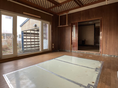 【居間・リビング】 | 愛国東３丁目39-1082売家