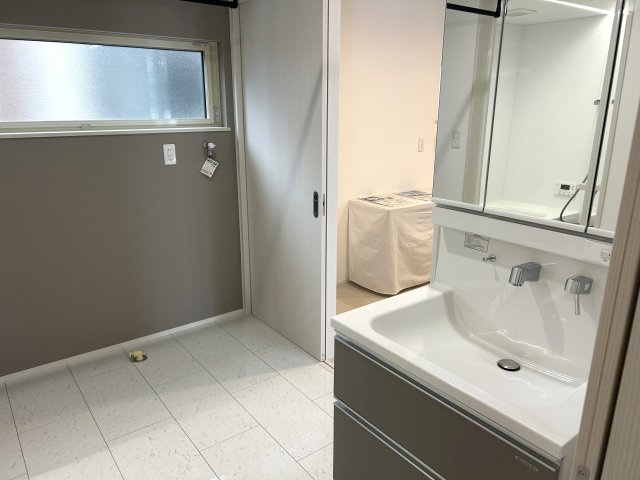 阿賀野市保田≪CUSMO川原田≫の独立洗面台