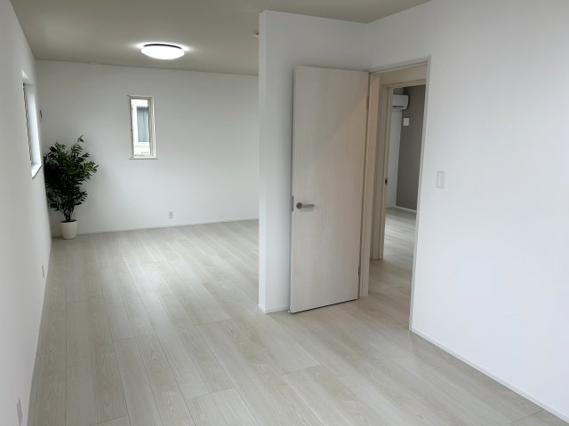 阿賀野市保田≪CUSMO川原田≫の洋室