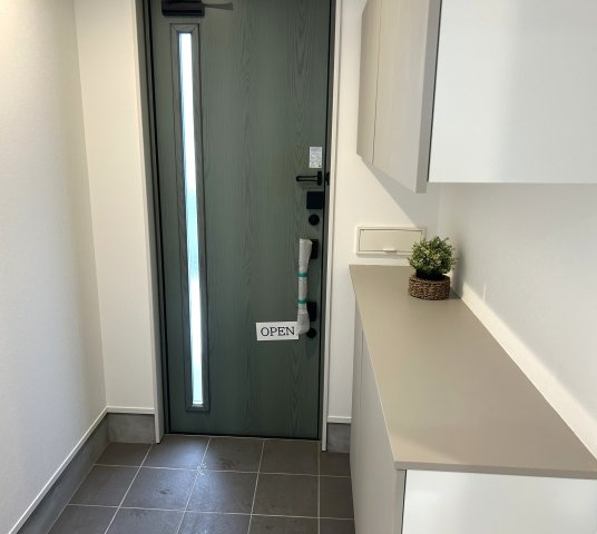 阿賀野市保田≪CUSMO川原田≫の玄関