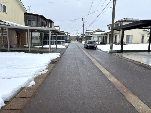 阿賀野市保田≪CUSMO川原田≫の前面道路含む現地写真
