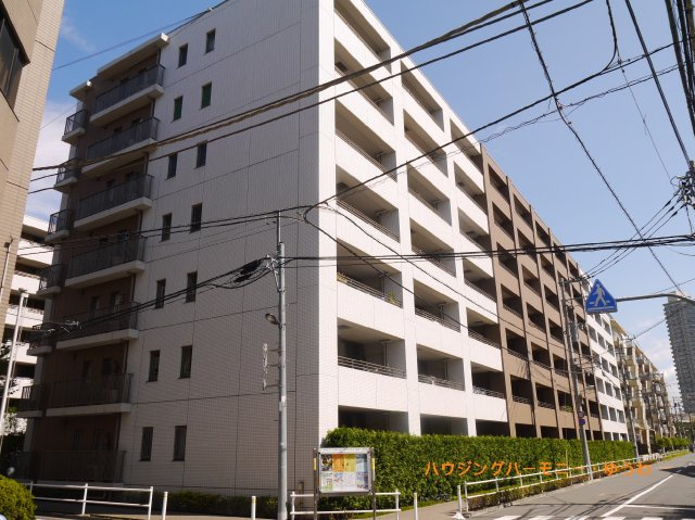 【外観】 | ＢＥＬＩＳＴＡ板橋浮間舟渡 | 総戸数182戸のビッグコミュニティ。RC造のしっかりした建物です。