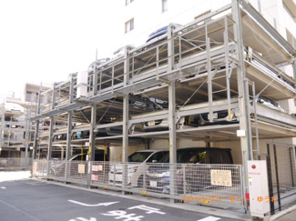 【その他共用部分】 | 敷地内に、便利な屋根付き駐輪場有り。