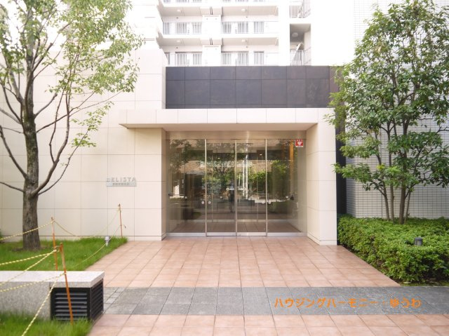 【その他共用部分】 | ＢＥＬＩＳＴＡ板橋浮間舟渡 | 緑豊かな開放感あるエントランス