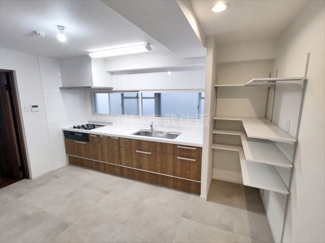 【キッチン】 | 川越フラワーホーム | ご家族との会話が弾むダイニングキッチンです