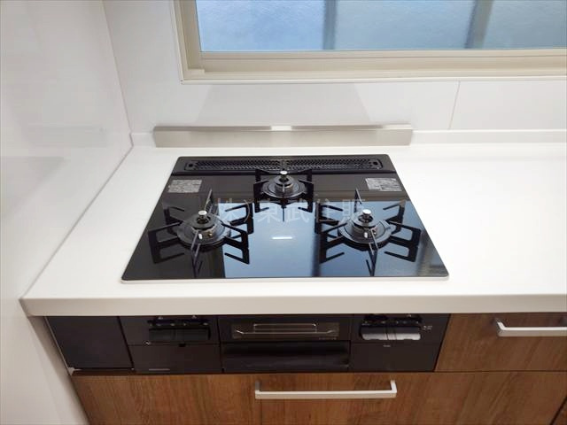 【キッチン】 | 川越フラワーホーム | お料理が同時にできる３口コンロ