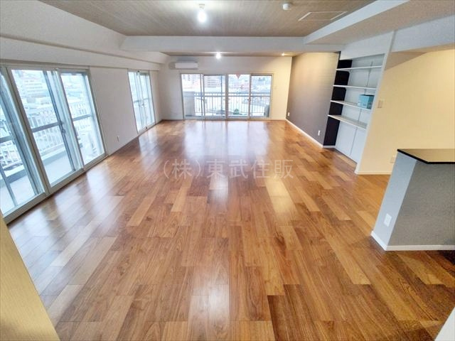 【居間・リビング】 | 川越フラワーホーム | 日当たりの良いいリビングダイニングです