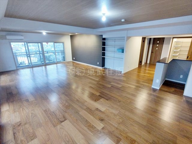 【居間・リビング】 | 川越フラワーホーム | 広々としたリビングは25.0帖の広さです