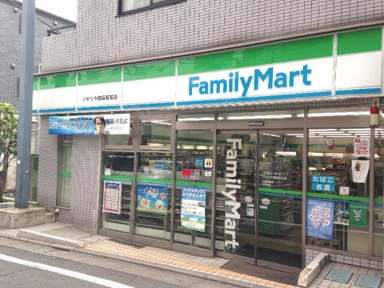 ファミリーマートまで342m