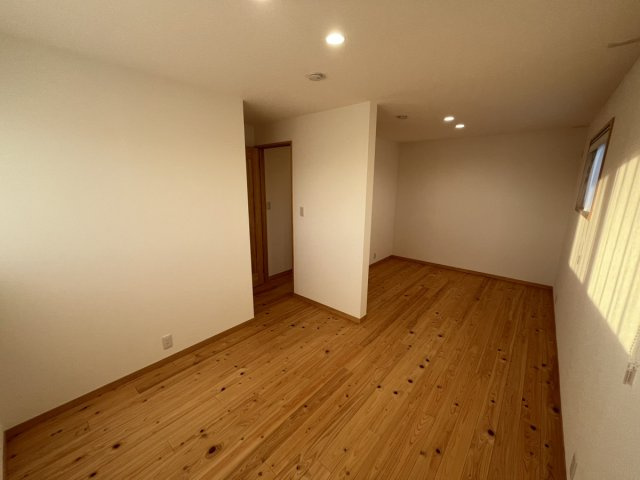 永碇町戸建の洋室