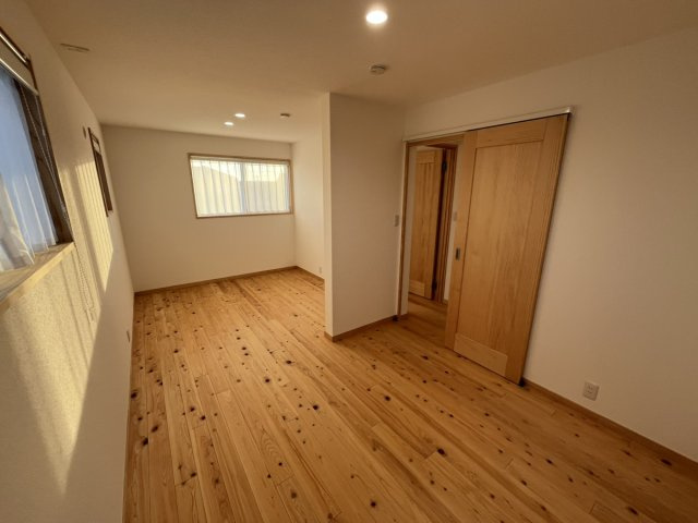 永碇町戸建の洋室