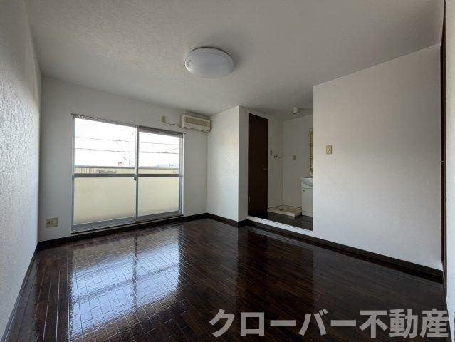 グランシャトー青山南棟の居間・リビング